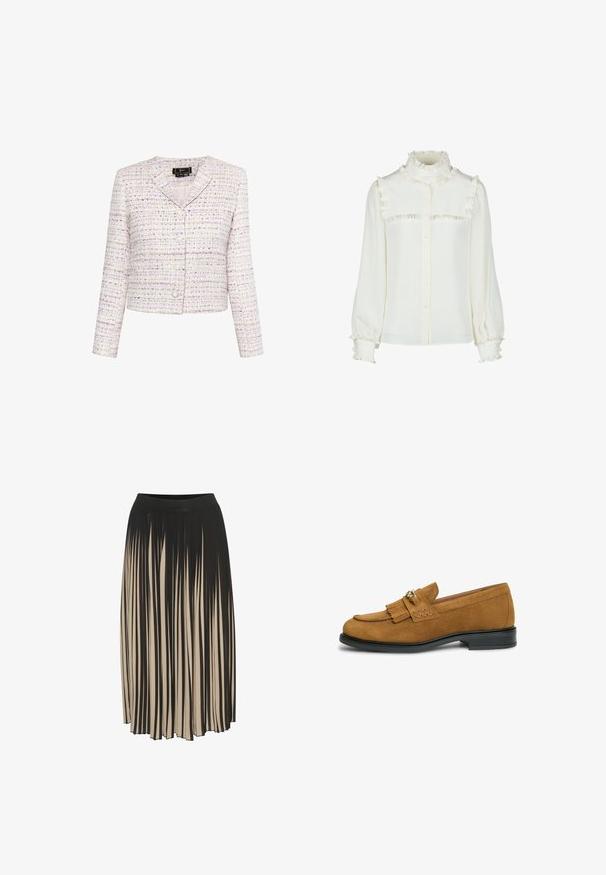 Dames cropped tweed jas in lichte pasteltinten met lange mouwen en vier parelachtige knopen aan de voorkant.; Witte blouse met een hoge, geribbelde kraag, knoopsluiting en geribbelde accenten langs de borst en mouwen. Zacht, gestructureerd materiaal.; Plissé midi rok in zwart en beige met een hoge elastische tailleband, voorzien van verticale strepen en een vloeiende stijl voor beweging.; Bruine suède loafer met franjes en gouden ketting op zwarte zool, zijaanzicht.
