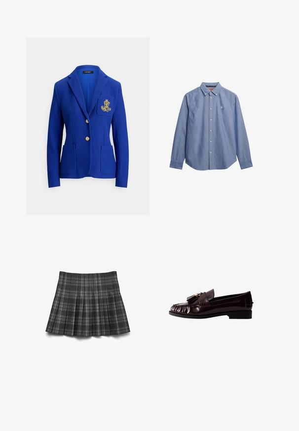 Blå blazer lavet af struktureret stof, med et enkeltspent design, to frontlommer, guldknapper og et broderet logo på brystet.; Lyseblå langærmet skjorte med knaplukning i chambray-stof. Har en klassisk krave, hvide knapper og et lille broderet logo på brystet.; Sort og grå ternet plisseret nederdel med en glat overflade, der har lodrette og vandrette linjer for et struktureret design.; Bordeaux patentlæder loafers med en lav hæl, der har et plisseret design og frynser på vristen. Glat tekstur, klassisk form.