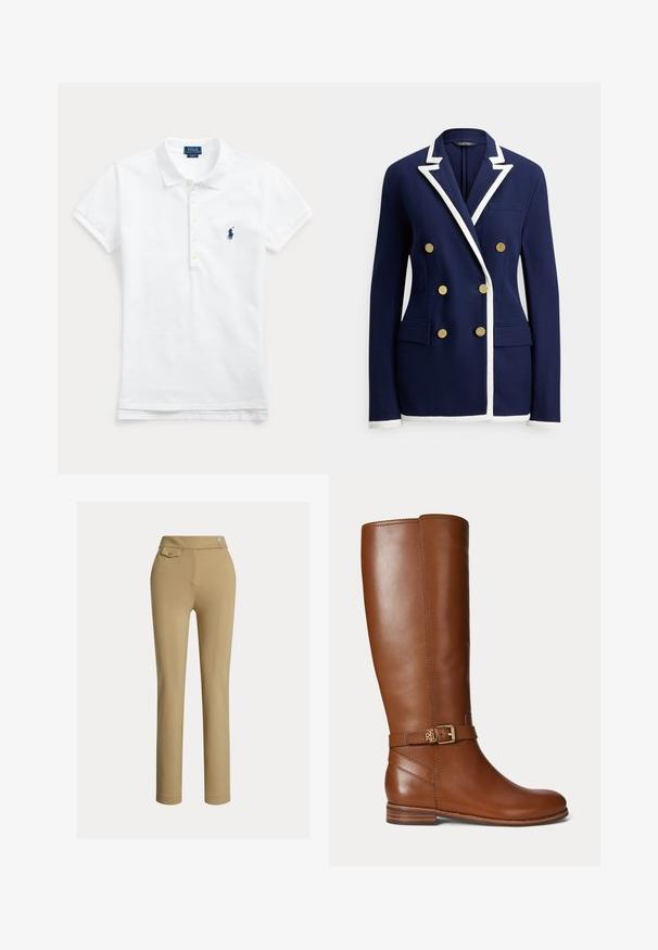 Marineblauwe dubbelgeknoopte blazer met witte biezen op revers, manchetten en zoom, voorzien van zes gouden knopen en voorflapzakken.; Wit polo shirt met korte mouwen, kraag, knoopsluiting en blauw geborduurd logo op de linkerborst.; Beige op maat gemaakte broek met een zachte textuur, hoge taille, twee decoratieve knopen en een enkele achterzak. Recht gesneden ontwerp.; Bruine leren kniehoge laars met een kleine gouden gesp en het "RL" logo op de band bij de enkel, platte hak en een gladde afwerking.