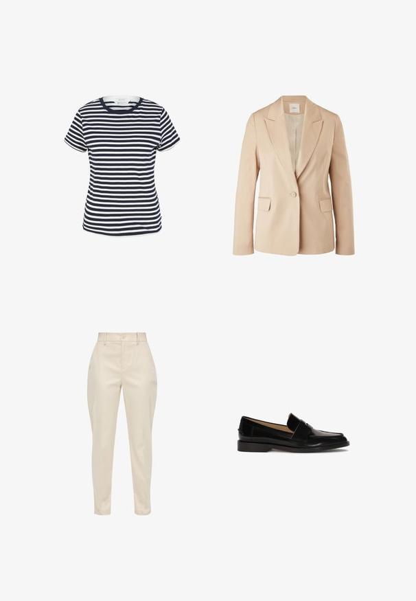 Beige maßgeschneiderter Blazer aus glattem Stoff, mit Reverskragen, einfacher Knopfverschluss und zwei vorderen Taschen.; Navy- und weiß gestreiftes T-Shirt aus Bio-Baumwolle, mit Rundhalsausschnitt und kurzen Ärmeln, mit geradem Saum am unteren Ende.; s.Oliver MIT TAPERED LEG - Chino - beige; Schwarze Lederhalbschuhe mit glatter Oberfläche, abgerundeter Zehenpartie und einem dekorativen Riemen über der Vorderseite. Design mit niedrigem Blockabsatz.