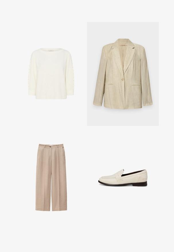 Blazer beige avec un col cranté, fermeture à un seul bouton et deux poches avant. Tissu texturé avec des rayures verticales. Manches longues.; Kaffe KABETTY - Pullover - chalk cc; Pantalon beige à jambes larges avec fermeture avant par bouton et zip, passants pour ceinture et poches latérales, fabriqué en tissu texturé.; Mocassin en cuir blanc à enfiler avec semelle foncée, détails de couture et une bride sur le dessus, sur un fond uni.