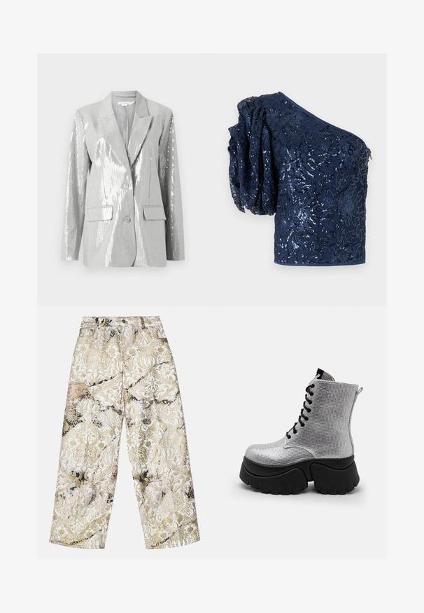 Good American Blejzer - grey; Námornícke top s jedným ramenom, zdobený flitrovou vyšívanou kvetinou, textúrovaným pufovaným rukávom a hladkým pásom. Elegantný a priliehavý dizajn.; Svetlé nohavice s širokými nohavicami vyrobené z textúrovanej tkaniny, s čierno-zlatým damaskovým vzorom na bielom pozadí a s vysokým pásom.; Strieborné metalické členkové čižmy s textúrovaným povrchom, čiernou masívnou podrážkou a šnurovacím dizajnom. Má vykrojenú pútko vzadu pre jednoduché obúvanie.