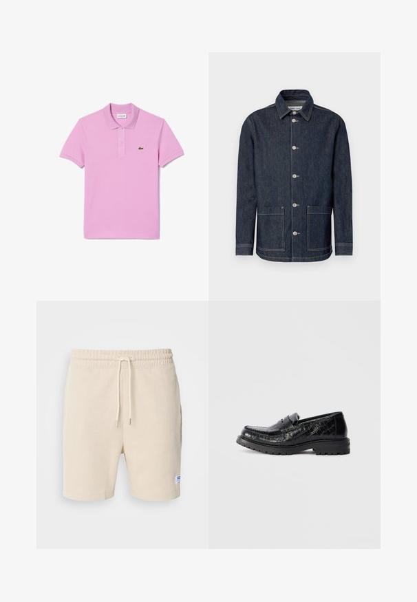 Tumma denimtakki, jossa on terävä kaulus, viiden napin edestä kiinnitys, kaksi etutaskua ja kontrastiksilla korostetut ompelut.; Vaaleanpunainen polo-paita, joka on valmistettu puuvillasta, jossa on kauluskainalot, lyhyet hihat, kolmonen napitus ja Lacosten krokotiililogo vasemmassa rinnassa.; Valkoiset shortsit, jotka on valmistettu tekstuurikankaasta. Varustettu elastisella vyötäröhihnalla, jossa on kiristysnarut, sekä sivutaskuilla. Pieni etiketti helmassa.; Musta krokotiilivahakuvioinen nahka loafer paksulla pohjalla ja kolikoilla, sivukuva, eristetty vaaleanharmaata taustaa vasten.