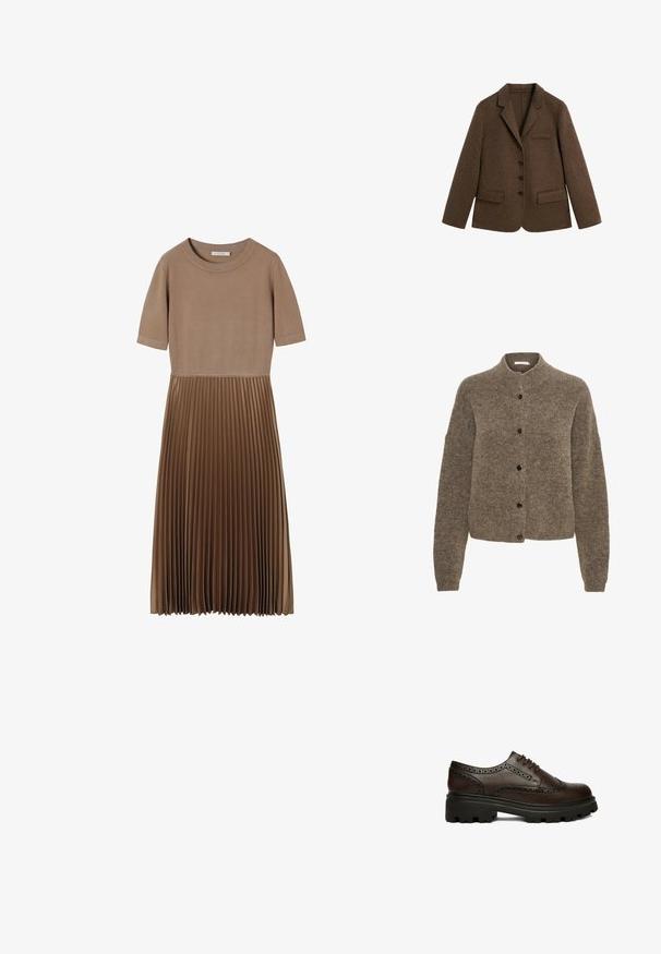 Brun uldblazer med hakkede revers, fire knapper, to frontlommer med klap og en brystlomme, vist på en ensfarvet baggrund.; Brun cardigan lavet af blødt materiale, med rund hals, lange ærmer og sorte knapper foran.; Brun plisseret kjole med en glat overdel, korte ærmer og rund halsudskæring. Har en veldefineret talje og teksturerede plisseringer i skørtet.; Mørkebrun læder brogue sko med perforerede detaljer og tyk sort rillesål, set fra siden på hvid baggrund.