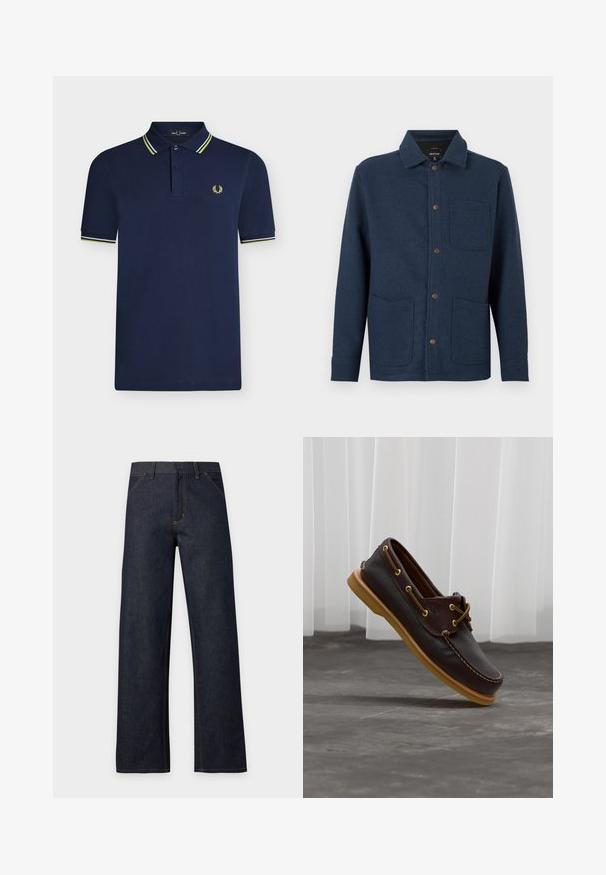 Veste en laine bleu marine avec fermeture à boutons, deux poches avant et col. Tissu texturé et ourlet arrondi.; Polo bleu marine à manches courtes avec patte à deux boutons, col et poignets rayés, et petit logo laurier jaune sur la poitrine.; Jean denim bleu foncé à jambes larges avec coutures jaunes, fermeture avant par boutons, passants de ceinture et poches avant, présenté sur un fond uni.; Chaussure bateau en cuir brun foncé avec semelle marron clair et détails en lacets, vue en angle au-dessus d'un sol gris avec des rideaux blancs en arrière-plan.