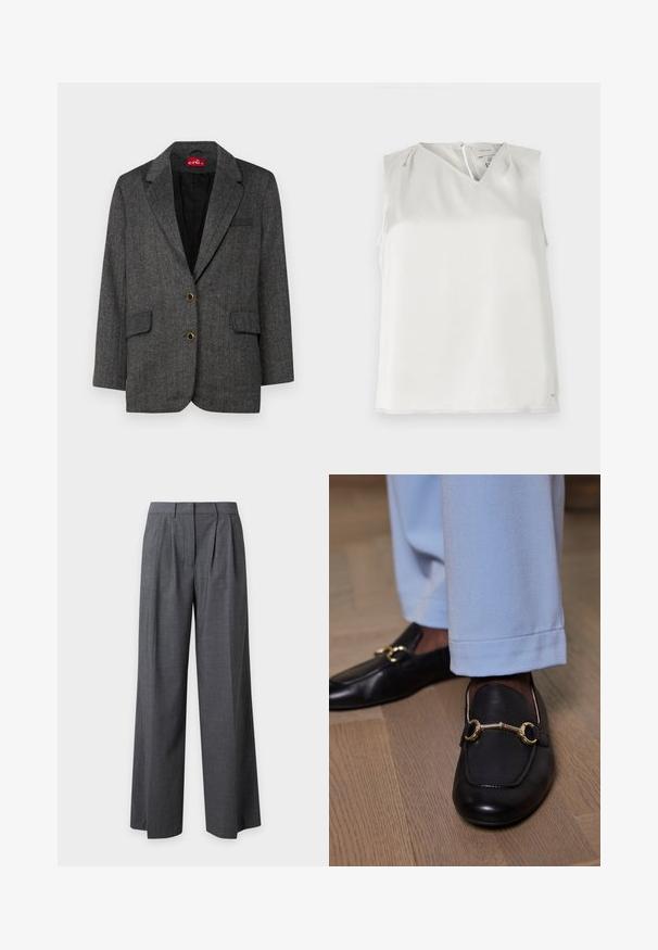 Blazer en chevron gris avec deux poches avant et des accents de boutons dorés. Les revers crantés et une doublure noire complètent le design structuré.; Blouse blanche sans manches avec col en V, plis subtils aux épaules et fermeture éclair au dos, présentée sur un fond uni.; Pantalon gris foncé à jambes larges avec plis sur le devant, passants de ceinture et fermeture avant dissimulée, présenté sur un fond clair uni.; Mocassins en cuir noir avec un détail en métal doré portés avec un pantalon bleu clair sur un sol en bois.