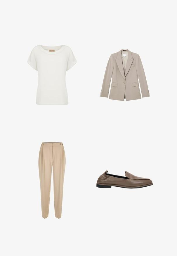 Beiger ein-Knopf maßgeschneiderter Blazer mit Stegkragen, zwei Pattentaschen, Brusttasche und geknöpften Manschetten, flach auf weißem Hintergrund präsentiert.; Weißes Damenshirt mit kurzen Ärmeln, rundem Ausschnitt und einem kleinen beigen Etikett auf der Innenseite des Kragens.; Beige maßgeschneiderte gerade Hosen mit Gürtelschlaufen, Reißverschluss vorne und seitlichen Taschen, vor einem weißen Hintergrund präsentiert.; Brauner Leder-Slipper mit flacher schwarzer Sohle und gerafftem elastischem Fersenbereich, von der Außenseite auf weißem Hintergrund gezeigt.