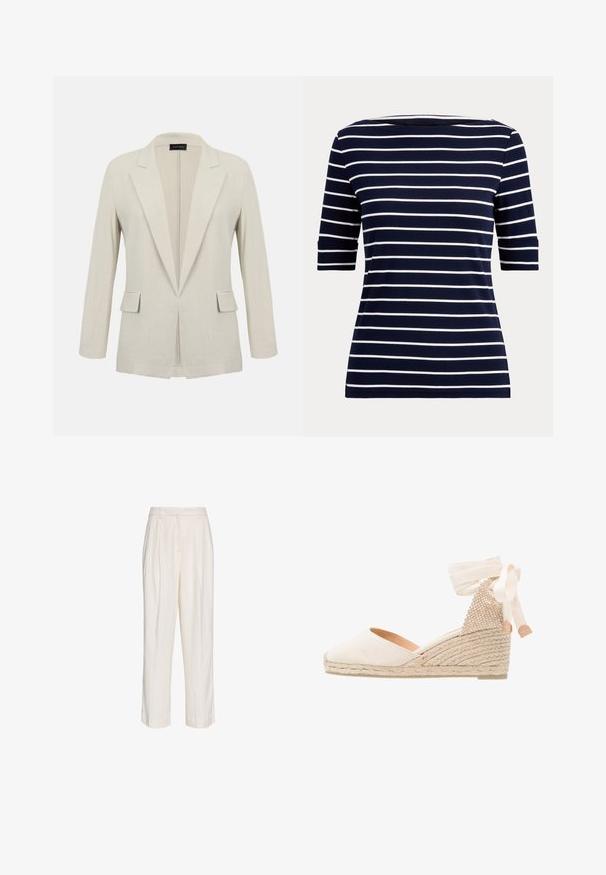 Blazer beige sur mesure avec revers crantés, manches longues, deux poches à rabat à l'avant et un design ouvert à l'avant.; Chemise bleu marine avec des rayures horizontales blanches et des manches aux coudes, montrée sur un fond clair uni.; Pantalon blanc taille haute sur mesure avec plis, passants de ceinture et jambes droites, présenté sur un fond blanc uni.; Escarpin compensé en toile beige avec un dos texturé, un ruban de cheville crème et une semelle en jute tressé. Bout arrondi avec un léger talon.