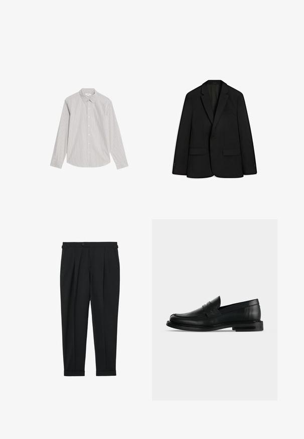 Sort blazer lavet af glat stof; har en krave med notcher, to forlommer og en enkelt knaplukning. Glat tekstur og skræddersyet pasform.; Marks & Spencer STRIPED OXFORD - Skjorter - natural mix; Sorte skræddersyede bukser med forreste læg, sidelommer, knaplukning og opbagte kanter.; Sort læder herre penny loafer med lav stablet hæl og rundet tå vist fra siden på lys grå baggrund.