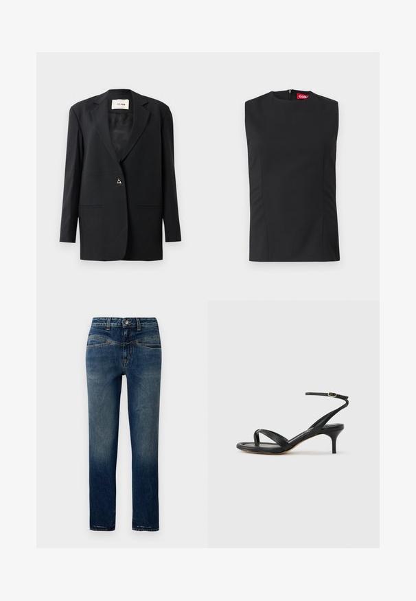 Zwarte op maat gemaakte blazer met een geknipte kraag, enkele knoopsluiting, twee voorzakken en een elegante, gladde structuur.; Zwart mouwloos topje met hoge hals, voorste naden en een onzichtbare rits aan de achterkant. Gemaakt van gladde stof met een gestructureerde pasvorm.; Donkerblauwe denim jeans met een rechte snit, voorzien van lichte vervaging, oranje stiksels en een knoopsluiting in de taille.; Zwarte leren dames sandaal met dunne bandjes, een teengreep, een enkelgesp en een stilettohak van gemiddelde hoogte op een neutrale achtergrond.