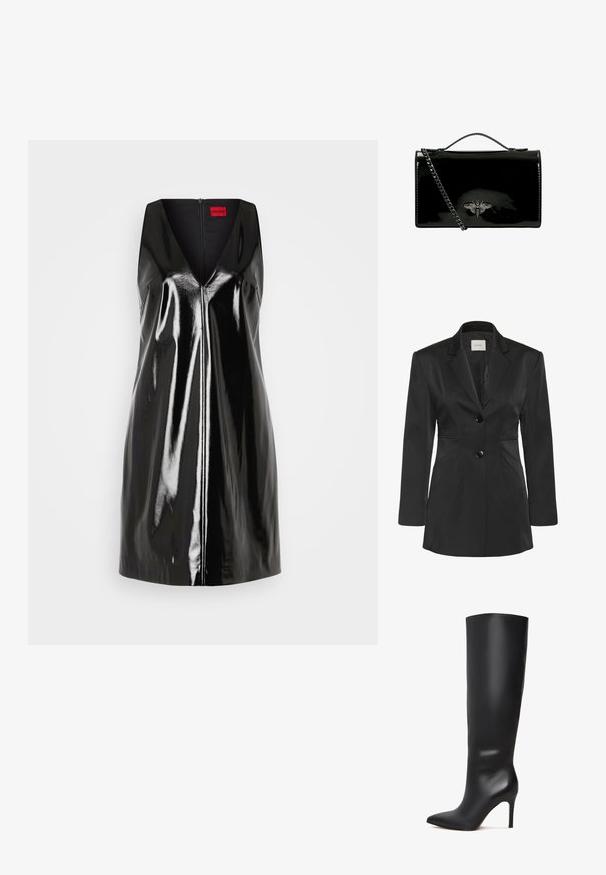 Schwarzer taillierter Blazer aus glattem Stoff. Mit spitzen Revers, zwei vorderen Knöpfen und Nahtdetails für Struktur und Form.; Schwarzes, ärmelloses Kleid mit V-Ausschnitt und glänzend-reflektierender Oberfläche; verfügt über einen zentralen Reißverschluss und ein minimalistisches Design.; Schwarze kniehohe Stöckelschuhstiefel aus Leder mit spitzer Zehenform und glänzender, glatter Oberfläche. Verfügt über einen hohen, schlanken Absatz für eine verlängerte Silhouette.; Schwarze Lacklederhandtasche mit Kettenriemen, ausgestattet mit einem dekorativen metallenen Bienenemblem auf der Vorderseite. Rechteckige Form mit glänzender Oberfläche.