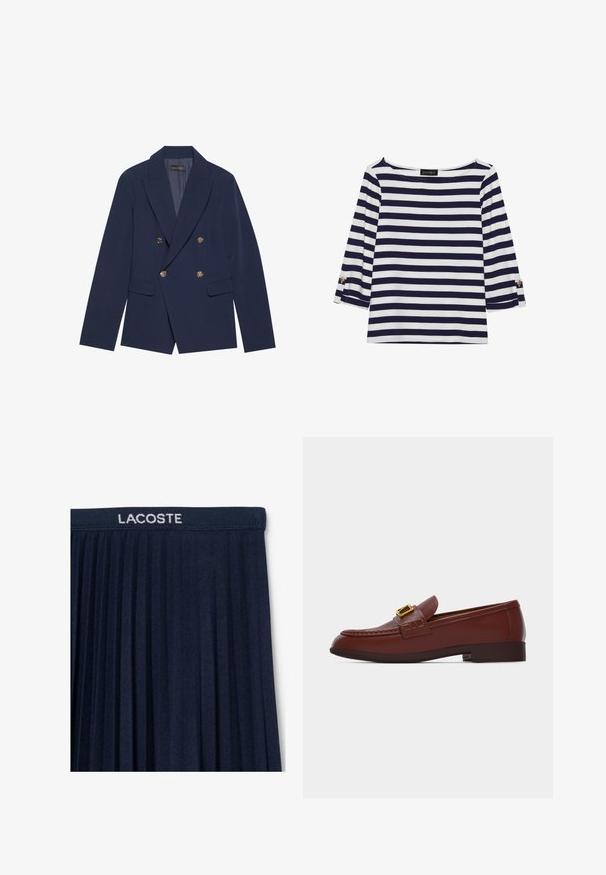 Navyblauwe dubbelzijdige blazer van gladde stof, met gouden knopen, ingesneden revers en twee voorzakken.; Marineblauw en witte gestreepte longsleeve top met een bootnek en gouden knoopaccenten op de opgerolde mouwen. Zachte stof, relaxte pasvorm.; Marineblauwe geplisseerde rok met een elastische tailleband en witte "LACOSTE"-logo. Zachte stofstructuur met verticale plooien voor beweging.; Bruine leren loafer met gouden gesp, lage hak en gestikte mocassinnaad op een witte achtergrond.
