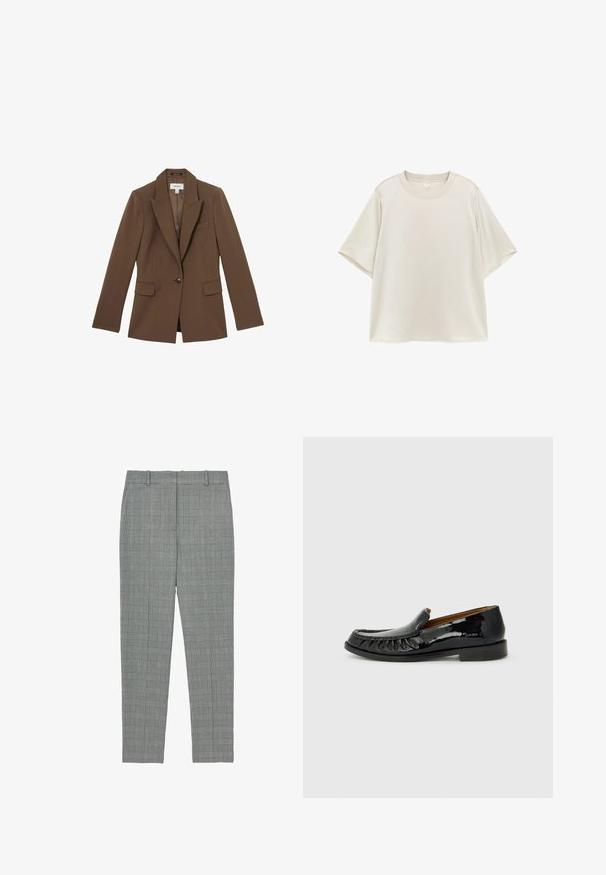 Reiss GABI TAILORED SINGLE BREASTED - Blazer - mink neutral; Effen lichtbeige T-shirt met korte mouwen en een ronde hals, met een losse pasvorm, plat uitgestald op een witte achtergrond.; Grijze geruite tapered broeken met riemlussen en een platte voorkant, ontworpen voor een getailleerde pasvorm.; Zwarte gepatineerde leren loafers met een franjes ontwerp aan de voorkant en een ronde neus. De zool is plat en voorzien van textuur voor grip.