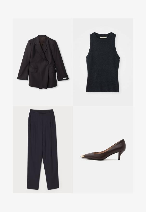 Schwarzes, doppelt geknöpftes Blazer aus einem glatten Stoff. Mit Reverskragen, zwei vorderen Taschen und Knopfdetaillierung an den Ärmeln.; Ärmelloses, dunkelgraues Strick-Tanktop mit Rundhalsausschnitt, auf weißem Hintergrund flach ausgelegt.; Dunkelblaue Hosen aus weichem Stoff, mit Falten und einem geraden BeinDesign, standardmäßigen Bund und Seitentaschen.; Dunkelbrauner Leder-Pumps mit kleinem Absatz und spitzer goldener Metallkappe an der Spitze auf einem schlichten hellen Hintergrund.