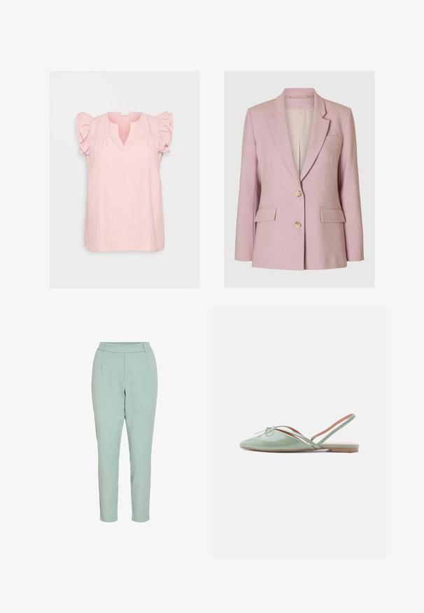 Selected BLAZER CLASSIC FIT - Blazer - bleached mauve; Lyserød, letvægts stoftop med V-hals, plisseret front og bløde, flæserede korte ærmer. Casual, afslappet pasform med tekstureret overflade.; Lysegrønne, smalle bukser med elastisk linning og bæltestropper, med sidelommer og forlommer.; Skinnende bleggrøn flad sko med spids tå, slingback-strop og lille dekorativ sløjfe på toppen, vist fra siden på en hvid baggrund.