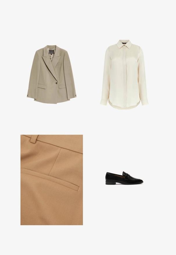 Beige enkeltknaps blazer med brede revers, to forlommer med flap og en brystlomme, der har et mønstret indvendigt fôr.; MARCIANO BY GUESS Skjortebluser - creme; Nærbillede af beige stof med en vandret paspoleret lomme og syede sømdetaljer på skræddersyet tøj.; Sorte læder loafers med flad hæl, der har en rektangulær rem over vampen og en glat, poleret overflade.