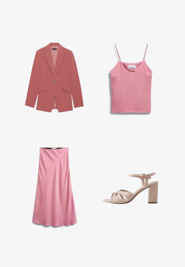Rosa Blazer mit einem einzelnen Knopf, Reverskragen und zwei Fronttaschen. Hergestellt aus einem glatten Stoff mit einer taillierten Silhouette.; Pinkes ärmelloses Satincamisole mit dünnen Spaghettiträgern und V-Ausschnitt, Etikett innen am Ausschnitt sichtbar.; Rosa Satin-Midirock mit leichter A-Linien-Form und glatter Textur, dargestellt vor weißem Hintergrund.; Beige Sandale aus Lackleder mit offenem Zehenbereich, gekreuzten vorderen Riemen, Knöchelriemen mit Schnalle und klobigem hohen Absatz.