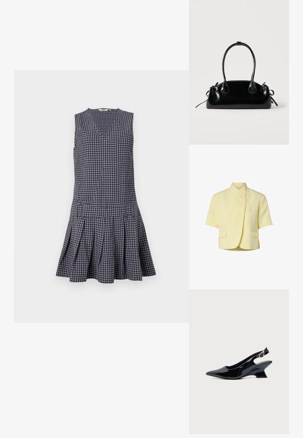Veste jaune pâle à manches courtes avec col montant, deux boutons sur le devant et deux poches à rabat à la taille.; Robe à carreaux bleu marine avec un décolleté en V, sans manches, jupe plissée et taille structurée. Fabriquée en tissu léger.; Chaussure slingback en cuir verni noir avec bout pointu et petit talon bloc incliné sur fond clair uni.; Petit sac à main noir brillant avec deux longues anses et des détails à cordon sur les côtés sur un fond clair uni.