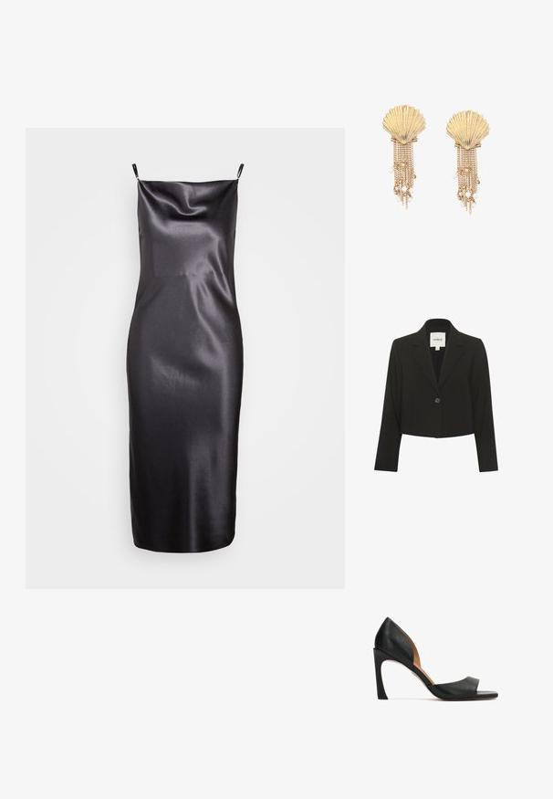Sort cropped blazer lavet af glat stof, med lange ærmer, en spids krave og en enkelt knaplukning foran.; Samsøe Samsøe FREDERICKA LONG DRESS - Cocktailkjole / festkjole - ombre dark; Sort læderkvindesandal med høj hæl, åben tå, buet blokhæl og åbne sider, vist i profil mod hvid baggrund.; Guld øreringe formet som en musling med flere hængende kæder pyntet med små hvide perler og kugler.