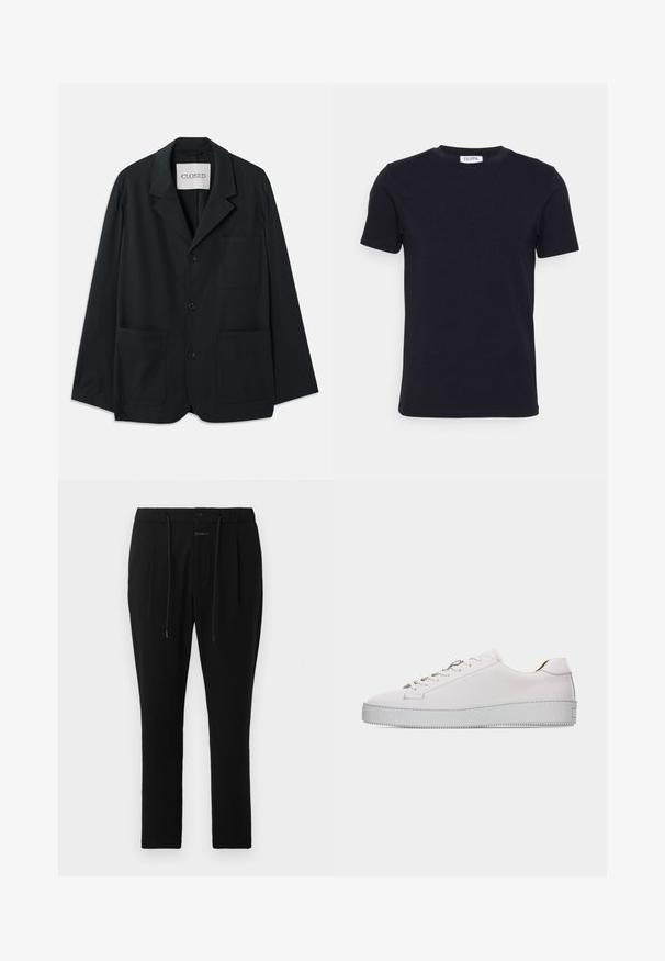 CLOSED WORKWEAR - Blazerjasje - dark night; Zwart T-shirt met korte mouwen en ronde hals, met een klein wit label aan de binnenkant van de halslijn.; CLOSED VIGO TAPERED - Chino - dark night; Witte leren lage sneaker met witte veters, platte geribbelde rubberen zool en minimale stiksels, gezien vanaf de buitenkant tegen een witte achtergrond.