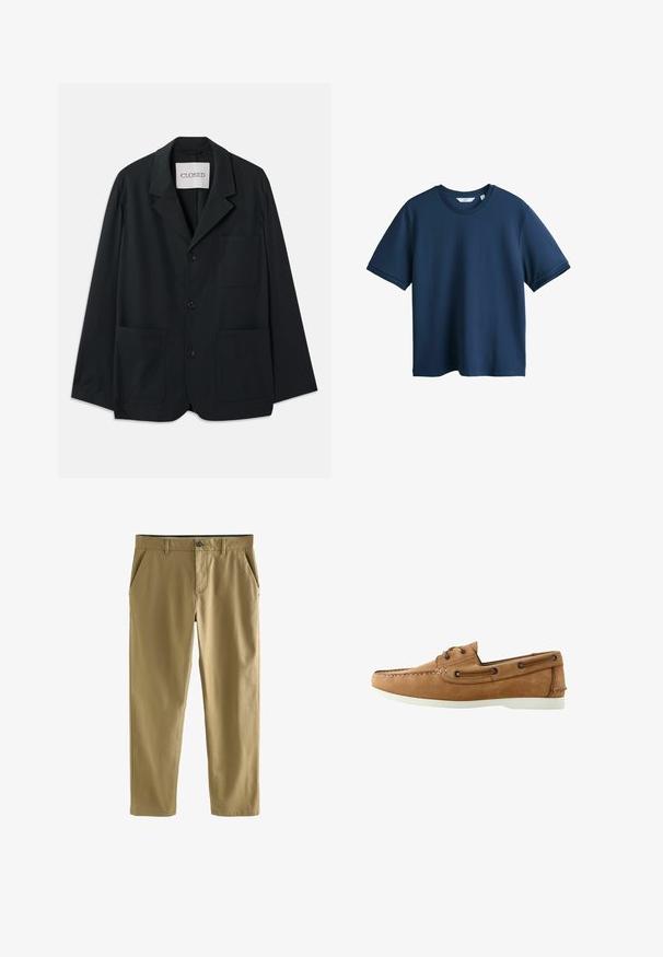 CLOSED WORKWEAR - Blazerjasje - dark night; Marineblauw T-shirt met korte mouwen, ronde hals en een gestructureerde stof, voorzien van een rechte zoom en een klein stoffen merklipje aan de binnenkant van de kraag.; Khaki chino's gemaakt van een katoenmix, met een knoopsluiting, twee voorzakken en een recht gesneden pijp. Glad, lichtgewicht textuur.; Bruine leren bootschoen met witte zool, moc-toe stiksel en zwarte veterogen met lederen veterdetails aan de zijkanten.