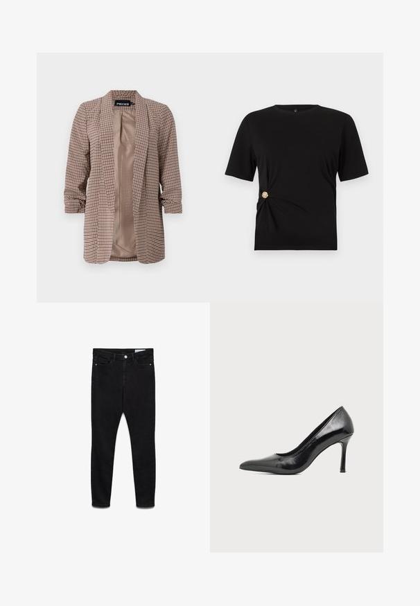 Rutet blazer i brune nuancer med en lys inderside, lange ærmer opsmøgget ved manchetterne og en skræddersyet pasform.; Sort kortærmet t-shirt lavet af glat stof, med en knudesløjfe i siden og en dekorativ guldbuton som detalje.; Sorte skinny jeans med høj talje, foran lås med knap og lynlås, to forlommer og to baglommer, vist fladt på hvid baggrund.; Sort laklæder damestilet med spids tå og slank hæl på en ensartet lys baggrund.