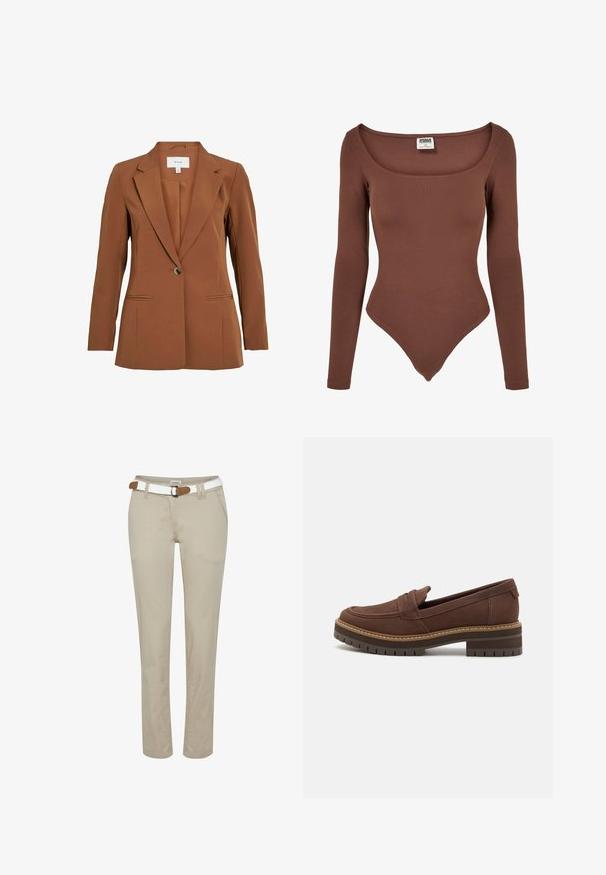 Brauner, taillierter Blazer mit einem Ein-Knopf-Verschluss, abgeschrägten Revers und zwei vorderen Taschen. Hergestellt aus einem strukturierten Stoff.; Brauner Langarm-Body aus einem glatten Stoff, mit einem breiten U-Boot-Ausschnitt und einem figurbetonten Design mit einem Tanga-Style Unterteil.; Beige Baumwollhose mit schmaler Passform, ausgestattet mit einem weißen gewebten Gürtel und einer hellbraunen Schnalle. Enthält Fronttaschen und Standardsicherheitsnähte.; TOMS CARA - Slipper - dark brown