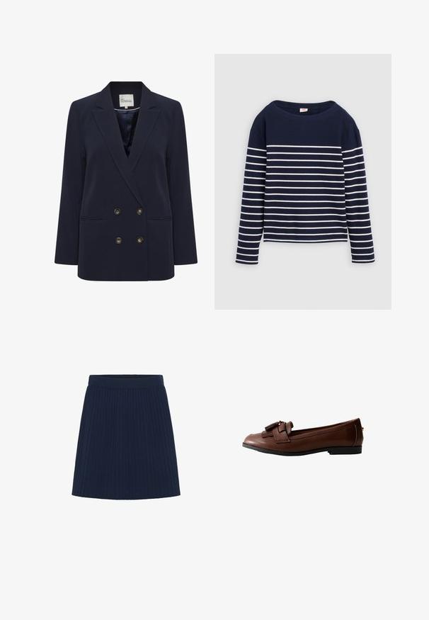 Marineblauwe dubbelbreasted blazer van gladde stof. Voorzien van twee voorzakken en goudkleurige knopen; gestructureerde revers en een ontspannen pasvorm.; Levi's® MARIN STRIPE - Longsleeve - navy/egret; Marineblauwe plooirok met een hoge tailleband, gemaakt van een gestructureerde stof, met verticale strepen voor extra detail.; Bruine leren loafer met een platte zool, gedetailleerd met een strik en kwastaccent aan de voorkant, met een gladde textuur en een slank ontwerp.