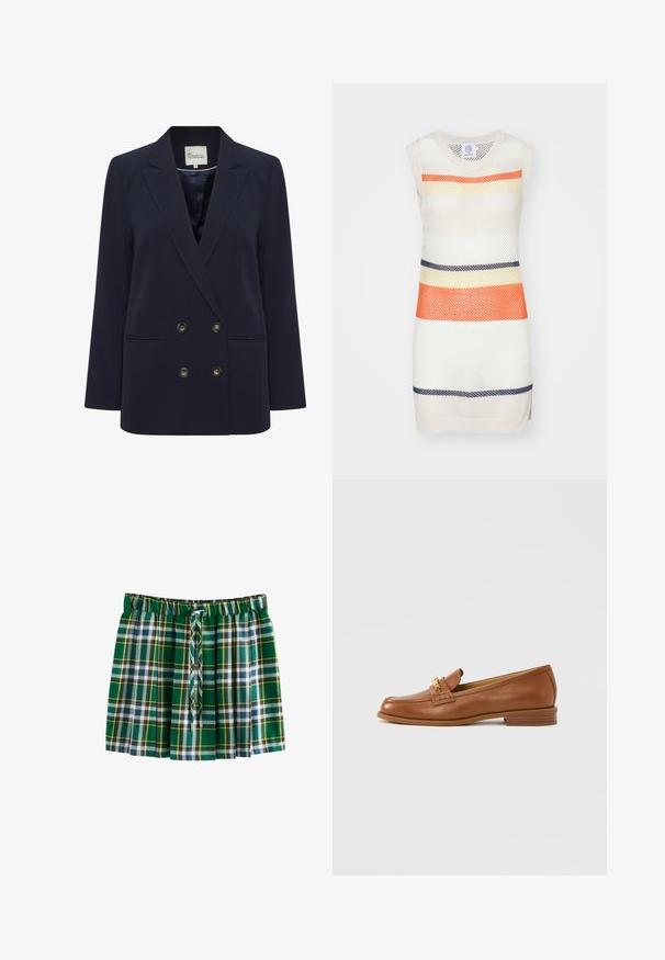 Mørkeblå dobbeltbrystet blazer lavet af glat stof. Har to forlommer og knapper i guldfarve; struktureret revers og afslappet pasform.; Ærmeløs strikket kjole med et mesh-design og vandrette striber i orange, gul, marineblå og creme. Flad kant og rund hals.; Grønternet plisseret nederdel med elastisk talje og front snoretræk, prydet med et mønster i hvide, marineblå og gule striber.; Brun læderloafer med rundet tå, dekorativ strop og lille hæl. Glat tekstur, subtile syningsdetaljer og guldfarvede metalbeslag.