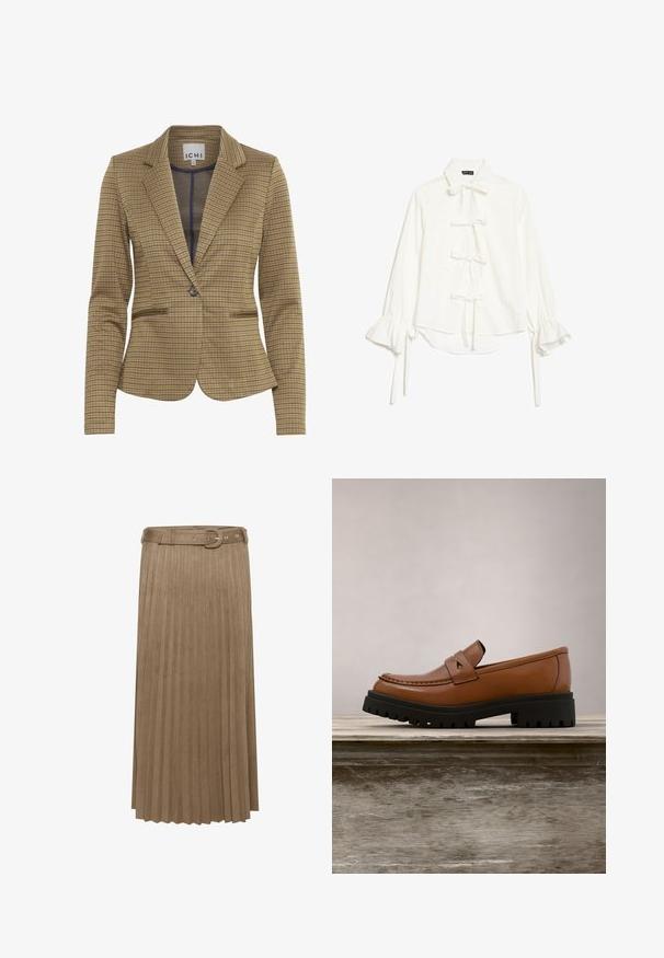 Blazer à carreaux dans des teintes marron et marine, présentant une coupe ajustée, des revers crantés, deux poches avant et une fermeture à un bouton.; Blouse blanche avec manches longues à volants et cinq nœuds noués sur le devant, avec un col classique et un ourlet légèrement asymétrique.; Jupe midi plissée beige en matériau doux imitant le daim, avec une taille ceinturée et des plis verticaux pour la texture et le mouvement.; Mocassin en cuir marron avec une semelle noire épaisse flottant au-dessus d'une surface en bois, avec de grandes herbes vertes en arrière-plan.