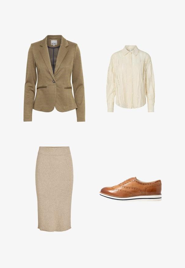 Gekruist blazer in bruin en marineblauw tinten, met een getailleerde pasvorm, notch revers, twee voorzakken en een enkele knoopsluiting.; Crèmekleurige blouse met lange mouwen, subtiele verticale gestructureerde strepen en bloemenborduursel, knoopsluiting aan de voorkant en een klassieke kraag.; Gebreide rok in een lichtbeige kleur met een verticale ribstructuur, knie lengte met een elastische tailleband en een rechte snit.; Tan leren brogue schoenen met decoratieve perforaties, ronde neus en een wit en marineblauwe gestreepte zool. Kenmerkt zich door contrasterende stiksels.