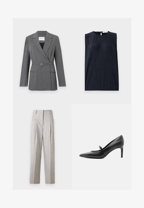 Grå stribet blazer med en skræddersyet pasform, notch-lapel, enkeltknaplukning og bælte om livet. Har to frontlommer.; Sort ærmeløs top med rund hals og nøglehul bagpå. Har lodrette plisséer for tekstur. Glat stof med en let glans.; Lys grå bukser med en tekstureret overflade, der har et høj talje-design og to frontfold. Lige snit uden synlige lommer.; Sort læderspids højhælede sko med tynd rem og spænde over vristen, stående på en neutral lys baggrund.