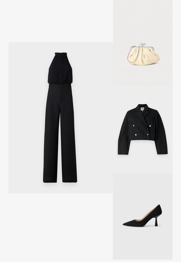 Skåret dobbeltradet jakke lavet af sort stof med lodrette blå striber, med sølvknapper og med en krave.; Sort jumpsuit med halterneck-design, samlede brystparti og brede ben. Lavet af blødt stof, med en glat tekstur og minimal detaljering.; Sorte ruskinds højhælede pumps med spids tå, der har en blank sort blokhæl og en glat indvendig foring.; Plisseret beige læderclutch med en sølvmetalramme, der har to runde dekorative låse og en sølvkædetrasporte.
