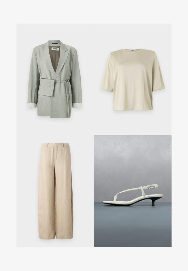 Lichtgrijze blazer met een ontspannen pasvorm, voorzien van een ceintuur in de taille, een sjaalkraag en gestreepte accenten op de manchetten. Gladde stof met op maat gemaakte randen.; Korte mouw, losse top in lichtbeige, met een ronde halslijn en een zachte textuur, gemaakt van een gladde, lichte stof.; Beige wijde linnen broek. Voorzien van een middenplooi, twee zijzakken en een tailleband met riemlussen. Gladde textuur.; Witte sandaal met smalle bandjes en kitten heel, met een spitse neus, zwevend boven een houten tegelvloer buiten, met op de achtergrond een wazige plant en muur.