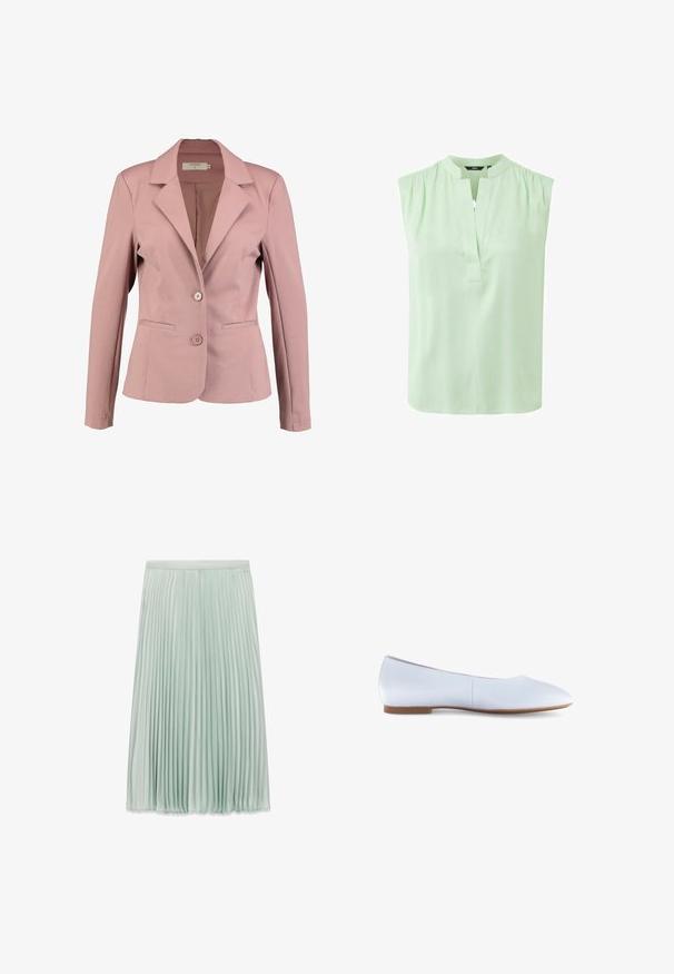 Lichtroze blazer met een gepantaloneerde kraag, enkelzijdige sluiting, twee knopen en twee voorzakken. Gladde stof met een lichte glans.; Lichtgroene mouwloze blouse met een geplooid schouderontwerp en een gespleten mandarijnkraag.; Plissé midi-rok in licht mintgroen met een getailleerde tailleband en fijne verticale plooien door de hele stof.; Witte leren platte schoen met ronde neus en lichtbruine zool, zijaanzicht op een effen witte achtergrond.
