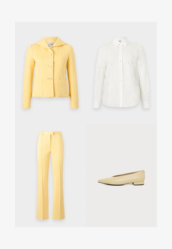 Veste jaune sur mesure avec col large, trois boutons embossés d'ancres et deux poches avant, présentée sur un fond uni.; Chemise blanche à manches longues avec boutons, col pointu et motifs décoratifs découpés sur le haut devant et les épaules.; Pantalon jaune sur mesure pour femme avec des plis marqués à l'avant et des passants de ceinture sur un fond uni gris clair.; Chaussure femme en cuir beige avec talon bas, bout pointu et design minimaliste, présentée de profil sur un fond uni.