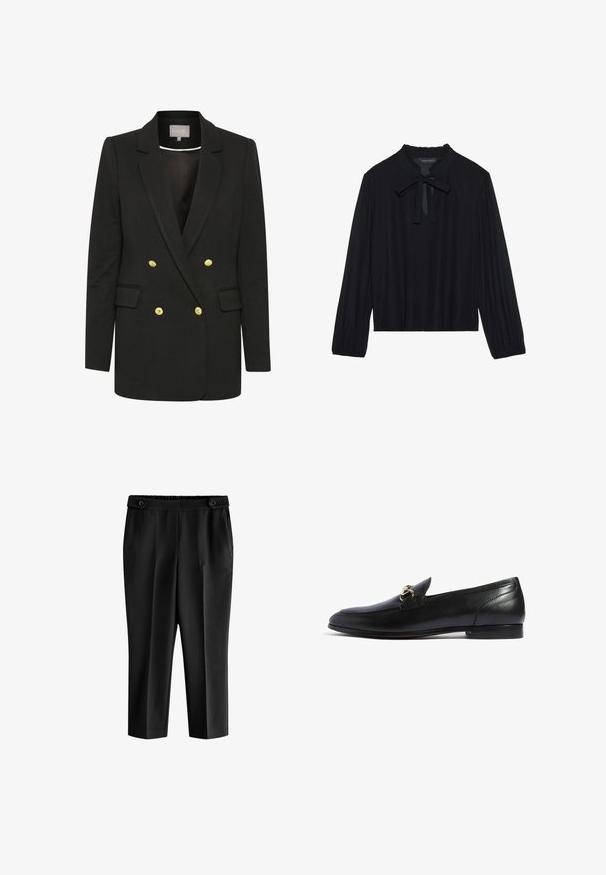 Zwarte dubbelzijdige blazer van zachte stof, met gouden knopen, piek-uitsneden, voorzakken en een getailleerd silhouet.; Zwarte top met lange mouwen, gerimpelde kraag en een strikje bij de hals. Zacht, glad materiaal met een ontspannen pasvorm en verzamelde manchetten.; Zwarte cropped broeken met een losse pasvorm, elastische tailleband en twee voorkruiken. De stof heeft een gladde textuur met een licht glanzende afwerking.; Scarosso ALESSANDRA - Instappers - black calf