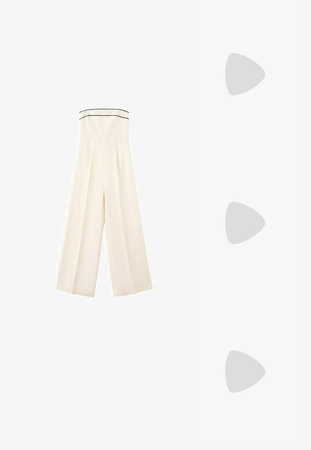 Combinaison blanche bustier à jambes larges avec un liseré noir le long du haut et des coutures cintrées sur le corsage.; Blouse blanche sans manches avec broderie florale, encolure ronde et liens à l'avant pour la fermeture. Texture lisse avec une coupe décontractée.; Escarpin beige à bride arrière avec bout pointu, talon aiguille de hauteur moyenne et boucle rectangulaire sur le devant.; Sac à épaule rectangulaire beige avec longues bretelles doubles et fermeture à rabat, présenté sur fond blanc.