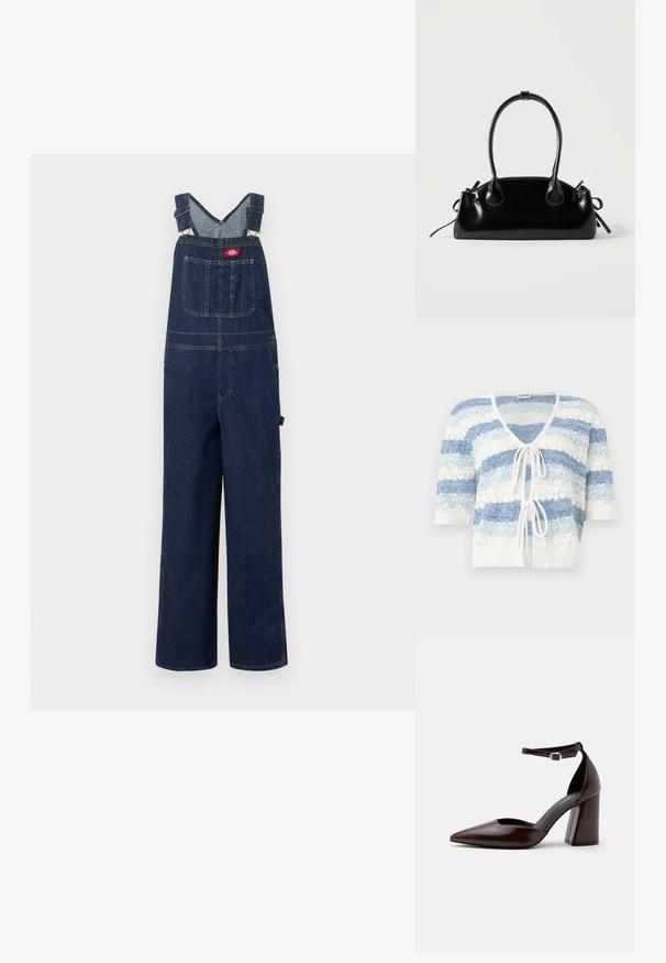 Salopette en denim bleu foncé avec une poche avant, des bretelles réglables et un pantalon à jambes larges sur fond blanc uni.; Cardigan en maille à manches courtes, ouverture devant, rayures horizontales bleu et blanc, avec deux liens à nouer à l'avant.; Chaussure à talon haut en cuir marron foncé à bout pointu, avec bride à la cheville et boucle argentée sur fond blanc.; Petit sac à main noir brillant avec deux longues anses et des détails à cordon sur les côtés sur un fond clair uni.