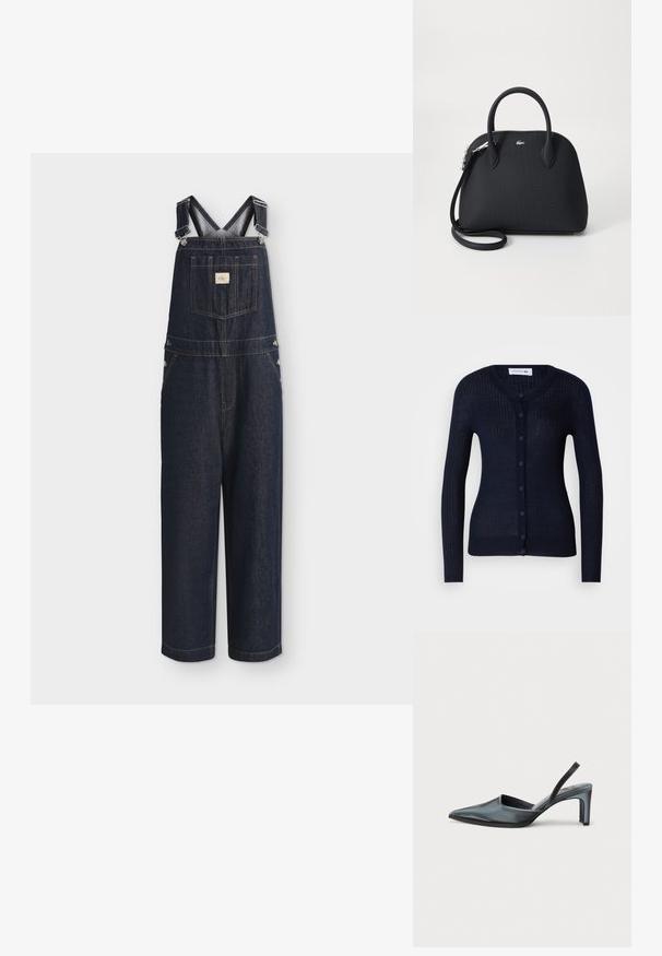 Dunkelblaue Denim-Latzhosen mit verstellbaren Schulterriemen, vordere Brusttasche mit Logopatch und weiten geraden Beinen.; Dunkelblauer gerippter Cardigan aus leichtem Material, mit Rundhalsausschnitt, langen Ärmeln und einer durchgehenden Knopfleiste mit sechs Knöpfen.; Schwarzer Slingback-Absatz mit spitzem Zehenbereich, eleganter Satinoptik und schlankem 7,5 cm Absatz. Offenes Seitendesign mit minimalen Nahtdetails.; Schwarze Handtasche aus strukturiertem Material, mit zwei oberen Griffen und einem abnehmbaren Schulterriemen, mit einem silbernen Logo-Element.