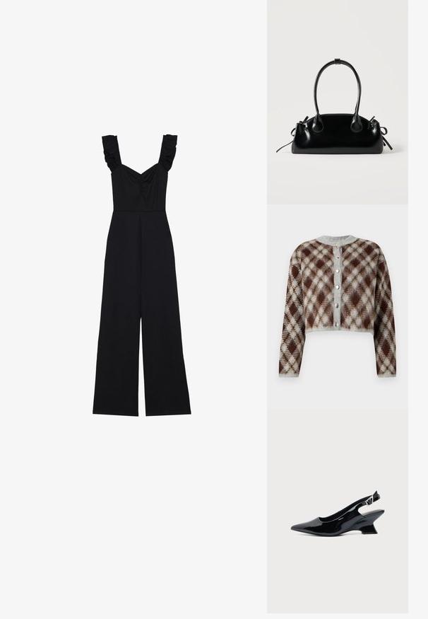 Schwarzer Jumpsuit mit weit geschnittenen Beinen, Rüschenträgern und gesammelten Details an der Brust. Hergestellt aus weichem Stoff mit einer glatten Textur.; Kurzes Cardigan in einem braun-grauen-beigen Rautenmuster. Mit einem Rundhalsausschnitt und fünf silberfarbenen Knöpfen auf der Vorderseite.; Schwarzer Slingback-Schuh aus Lackleder mit spitzer Spitze und niedrigem, schrägem Blockabsatz auf einfachem hellem Hintergrund.; Kleine schwarze glänzende Handtasche mit zwei langen Griffen und seitlichen Kordelzug-Details vor einfachem hellem Hintergrund.