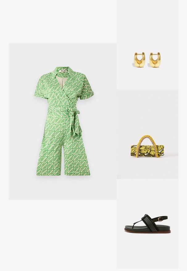 Grønne jumpsuit med et bladmønster, korte ærmer, og et bælte i taljen, lavet af letvægtsstof med en glat tekstur.; Alexandre Birman Sandaler m/ tåsplit - botanic green; Rektangulær taske med gult og sort blomsterprint og flettet gul og pink hank på hvid baggrund.; Guld hoops øreringe med et slankt, afrundet design. Har en hul midte og en blank overflade, der komplementerer moderne stilarter.