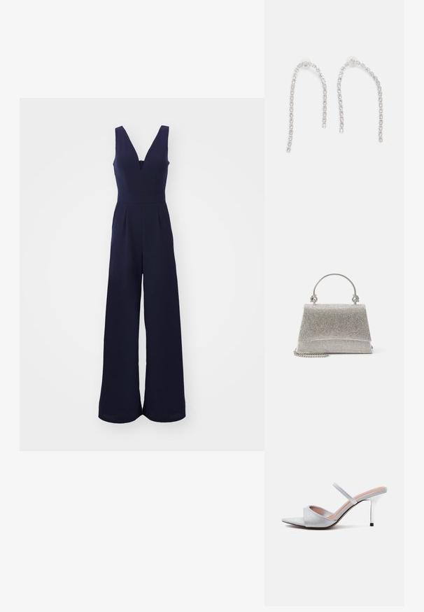 Mono de color navy con un pronunciado escote en V, piernas amplias y cintura ceñida. Tejido suave y texturizado con costuras verticales y cierre de cremallera en la parte posterior.; Mule plateado de tacón alto con punta afilada, una tira ancha brillante sobre los dedos y una tira delgada sobre el pie, sobre fondo blanco.; ALDO FELISIA - Bolso de mano - silver-coloured; Pendientes de plata con cadenas colgantes, adornados con múltiples piedras preciosas transparentes dispuestas en un patrón lineal, que ofrecen un efecto deslumbrante.