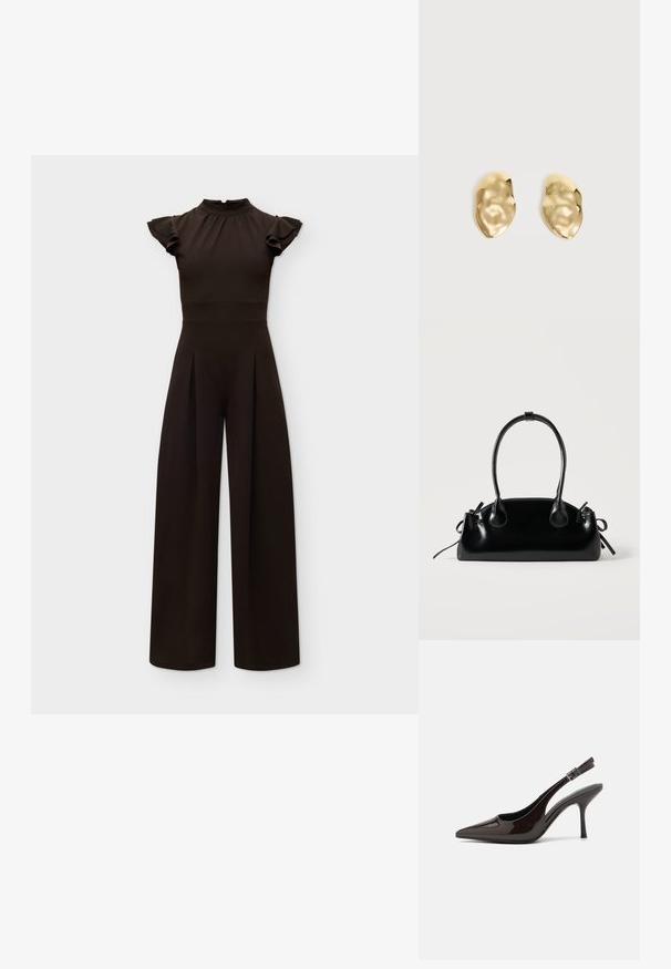 Combinaison noire à col montant avec manches courtes à volants, taille cintrée et pantalons à jambes larges sur fond clair uni.; Soulier à talons hauts type slingback en cuir verni marron foncé brillant, à bout pointu, côtés ouverts et bride de cheville réglable.; Petit sac à main noir brillant avec deux longues anses et des détails à cordon sur les côtés sur un fond clair uni.; Paire de boucles d'oreilles en métal doré brillant, de forme irrégulière, avec une surface froissée et lisse sur un fond clair uni.