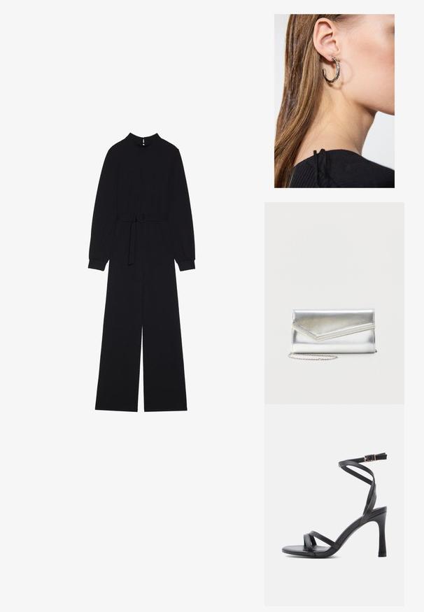 Sort jumpsuit med lange ærmer, høj krave, bæltestrop i taljen med rund spænde og brede bukser. Glat stof med minimalistisk design.; Sorte højhælede sandaler med et elegant design, der har to smalle remme hen over tåen og en krydsrem omkring anklen med en spænde.; Skinnende sølv clutch taske med kuvertlåg og dekorativ kant, lille sølvkæde, på ensartet lys baggrund.; Sølv hoop ørestik med en poleret overflade, prydet med små guld accenter og en rund form, båret på øreflippen.