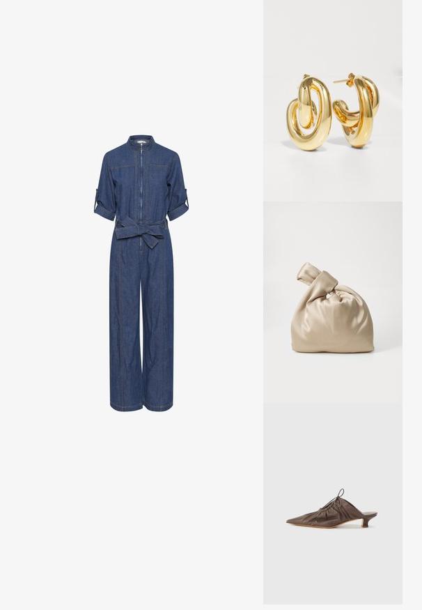 Denim jumpsuit med lynlås foran, krave, korte oprullede ærmer og bælte i taljen. Rig blå farve med synlige sømme og brede ben.; Brun læder mule med spids tå, samlet tekstur, lille hæl og en snorede accent ved åbningen. Glat finish.; Beige satin taske med knyttet top, der har en blød, glat tekstur og en rund form, designet til at være simpel og elegant.; Charlotte Chesnais BO INITIAL BLOW - Øreringe - gold-coloured
