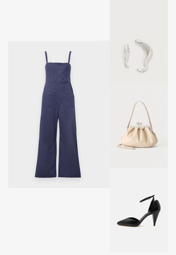 Mørkeblå jumpsuit med tynde stropper, tætsiddende bodice og brede bukser. Har en lynlås bagpå og en glat stofstruktur.; Sort læder højhælet sko med spids tå, ankelrem og kegleformet hæl på hvid baggrund.; Beige blød læderhåndtaske med en sølv metalramme-lukning, enkelt skulderstrop og en valgfri kæderem på en hvid baggrund.; To buede sølvøreringe, en større end den anden, begge prydet med små funklende krystaller langs den ene kant.