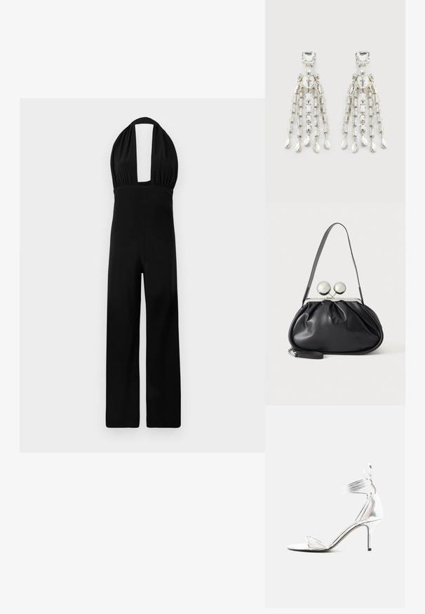 Zwarte halter jumpsuit met een diepe halslijn, geplooide bodice en een wijde broekspijp. De stof heeft een gladde textuur en een consistente kleur.; Zilveren sandaal met hoge hak, dunne bandjes, enkelomwikkeling en slanke stilettohak op een effen witte achtergrond.; Zwarte leren handtas met een geplooid ontwerp, een enkele schouderband, zilverkleurige metalen omlijsting en twee grote ronde zilveren sluitingen.; Zilverkleurige chandelier oorknopjes met vierkante studs, ronde parels en hangende kettingstrengen die eindigen in druppelvormige bedels.
