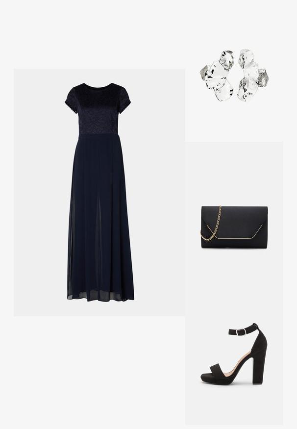 Navyblauwe avondjurk met korte kantmouwen, een aansluitend lijfje en een vloeiende rok met zijsplitten en een zachte, doorzichtige overlay.; Anna Field by Zalando Sandalen - black; Zwarte clutch tas met een soepele textuur, voorzien van een gouden schouderriem en een geometrische klepafsluiting omlijnd met goud.; Cluster van zes onregelmatig gevormde, doorschijnende en reflecterende glasachtige stukken die zijn gerangschikt op een witte achtergrond.