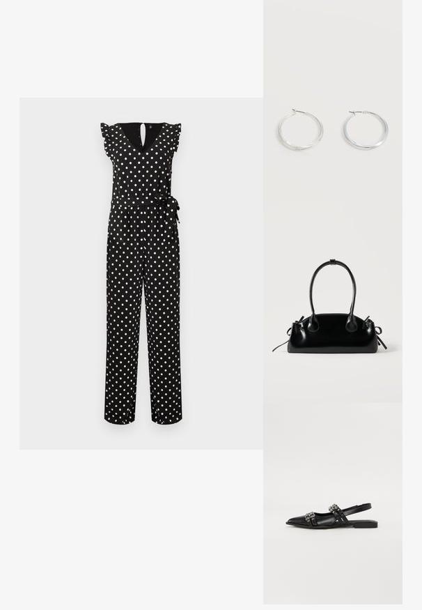 Combinaison noire sans manches à pois blancs, col en V, épaules volantées et ceinture nouée à la taille.; Even&Odd by Zalando Ballerines à brides arrière - black; Petit sac à main noir brillant avec deux longues anses et des détails à cordon sur les côtés sur un fond clair uni.; Boucles d’oreilles créoles en métal argenté avec une surface lisse légèrement incurvée et des fermoirs à clapet sur un fond blanc uni.